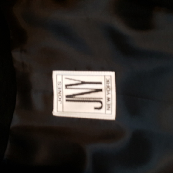 Jones NY ladies coat, 1XL, black 100% wool wool. Thigh length. - Picture 9 of 10